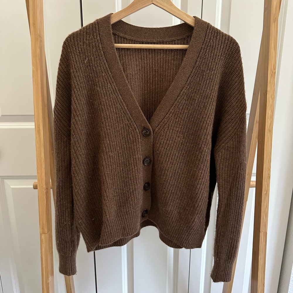 Jenni Kayne Cropped Cashmere Cocoon Cardigan in Nutmeg